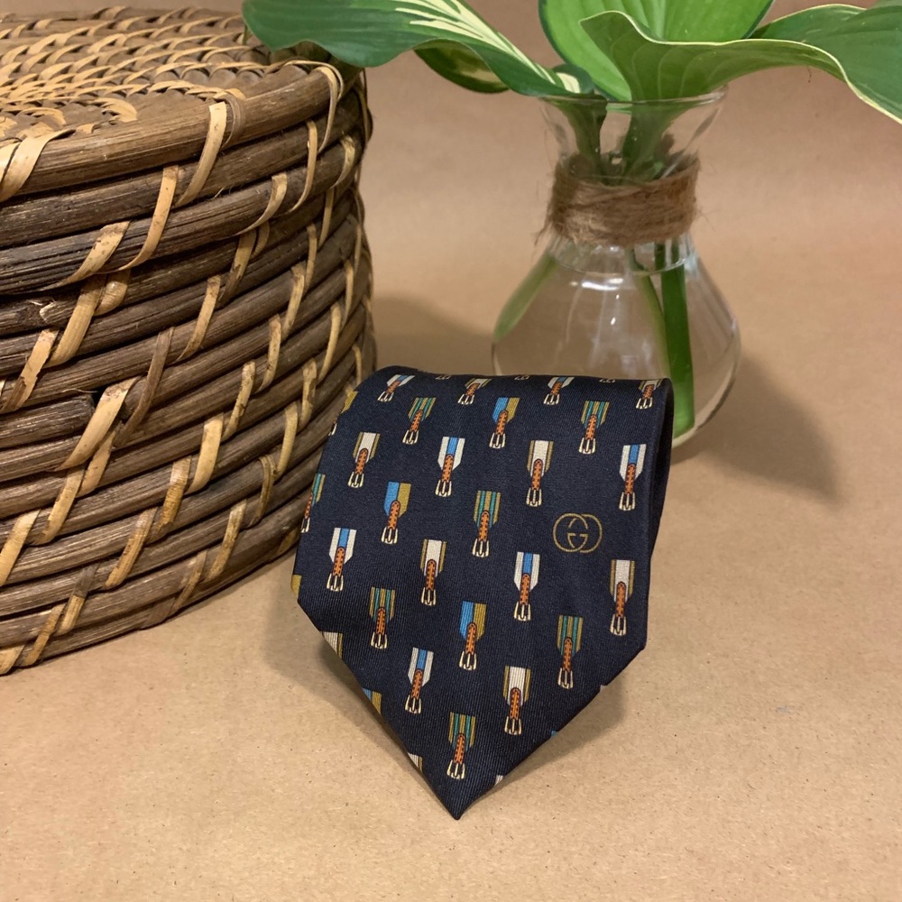 Gucci 100% Silk Necktie - Black with Buckle Motif